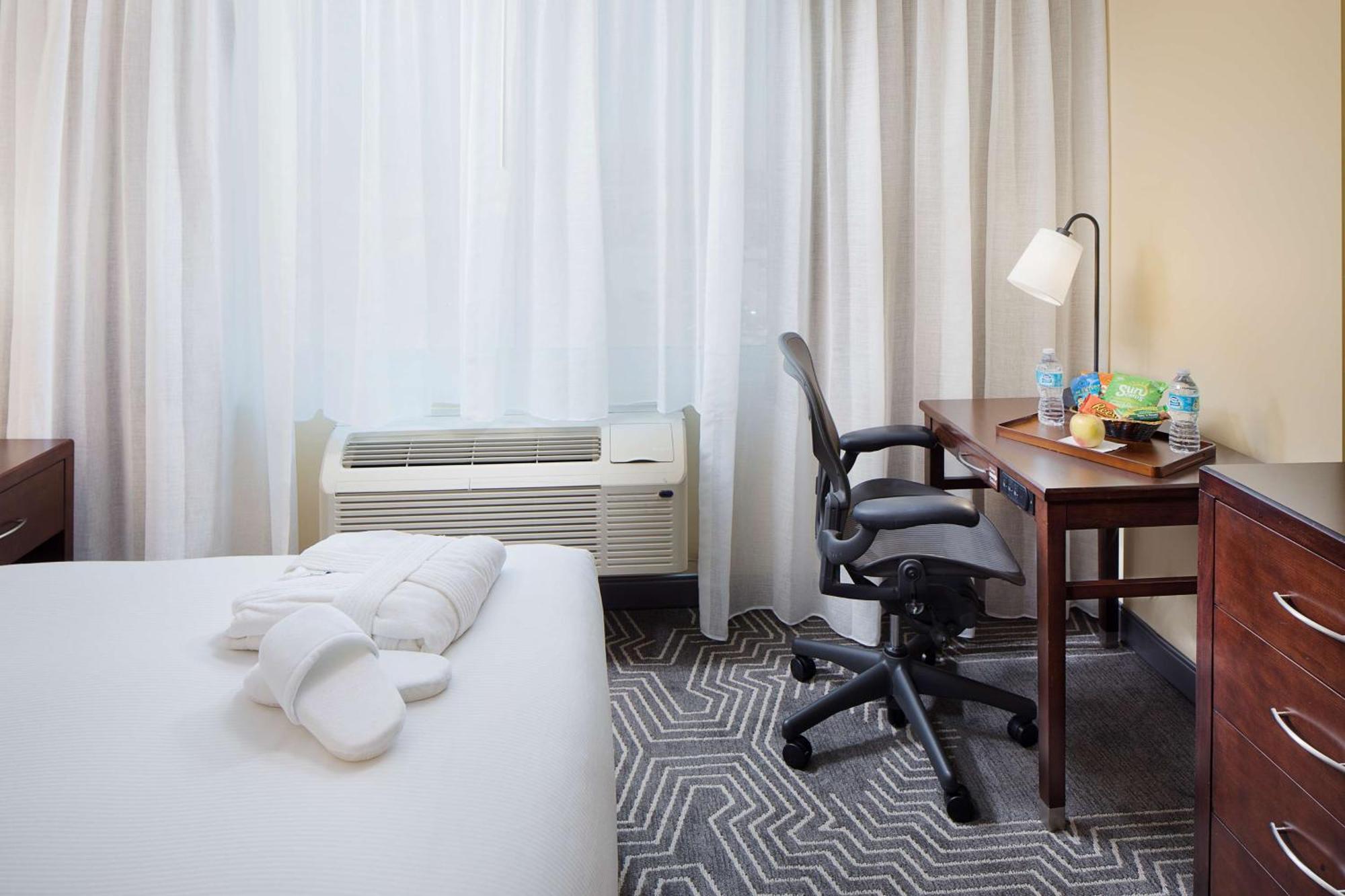 Doubletree By Hilton Los Angeles/Commerce Eksteriør bilde